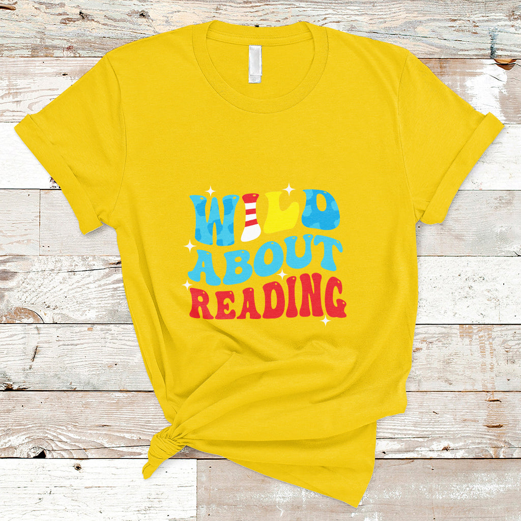 wild-about-reading-teacher-of-little-things-red-white-stripe-reading-t-shirt-ts02