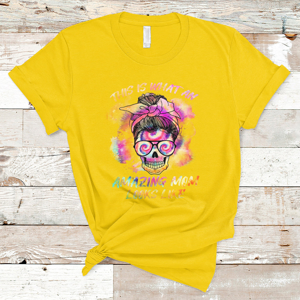 womens-this-is-what-an-amazing-mom-looks-like-messy-bun-funny-mothers-day-gift-t-shirt-ts02