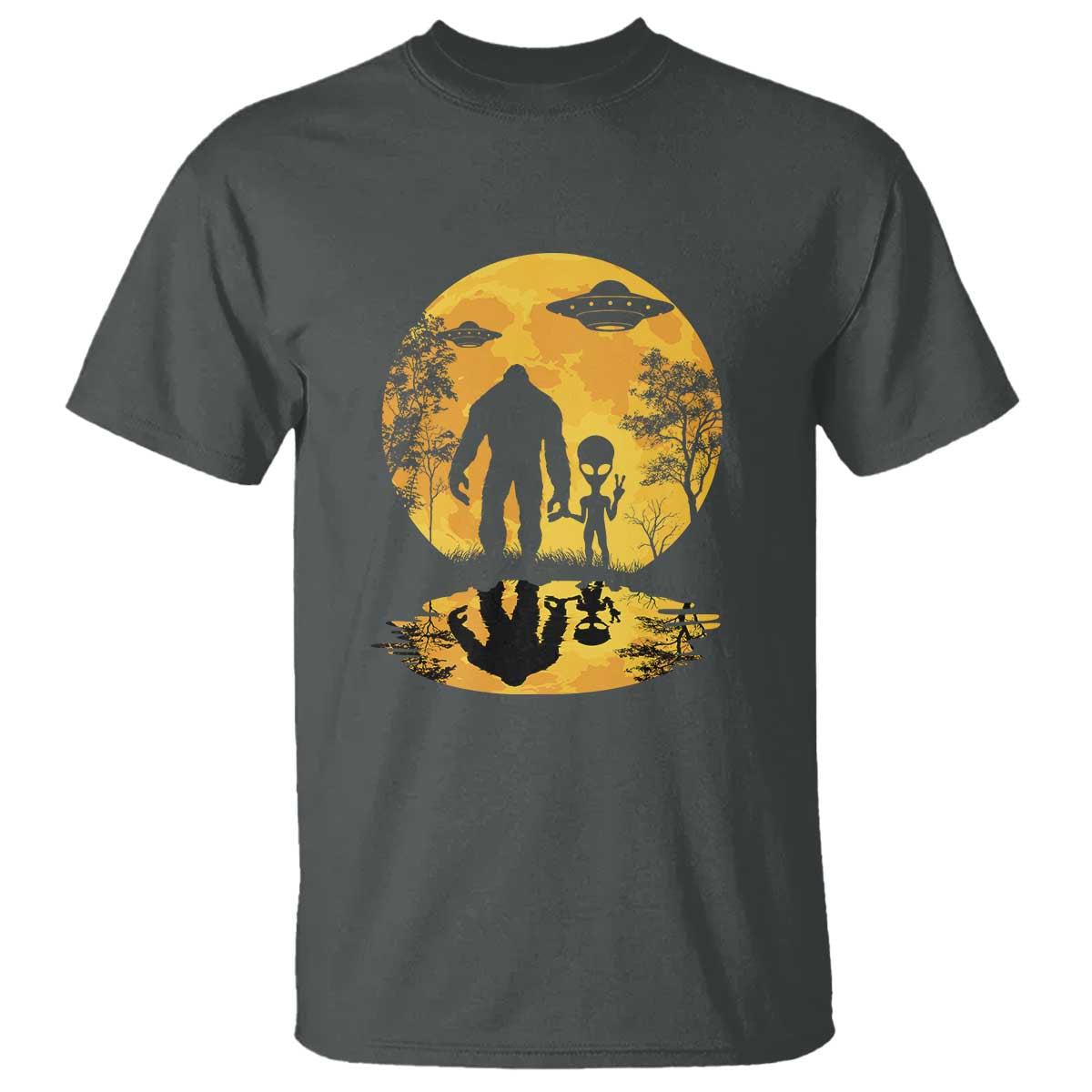alien-bigfoot-moon-sasquatch-ufo-extraterrestrial-t-shirt