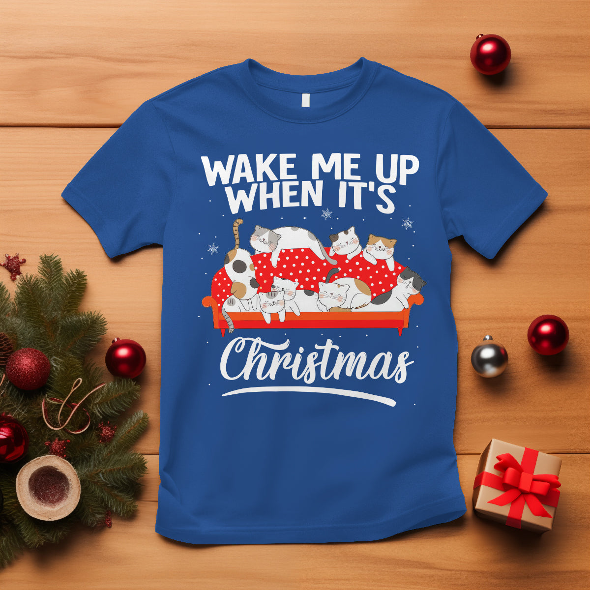 cute-cat-wake-me-up-when-its-christmas-chillin-t-shirt