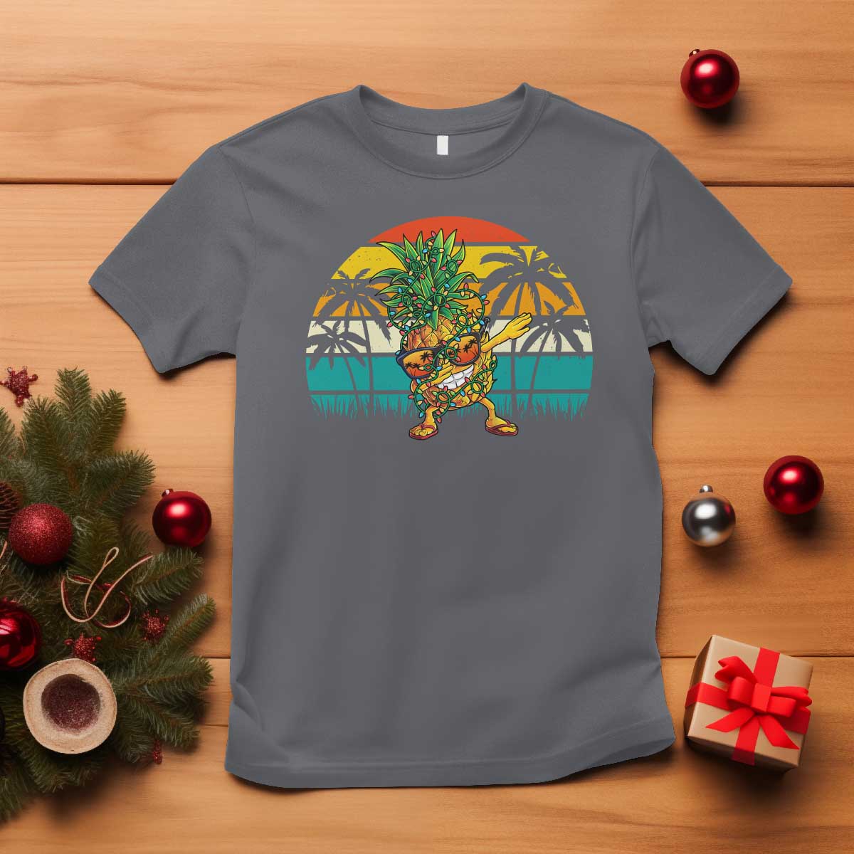 dabbing-pineapple-christmas-tree-lights-t-shirt-hawaiian-hawaii-tropical-xmas-men-gifts-sunglasses-on