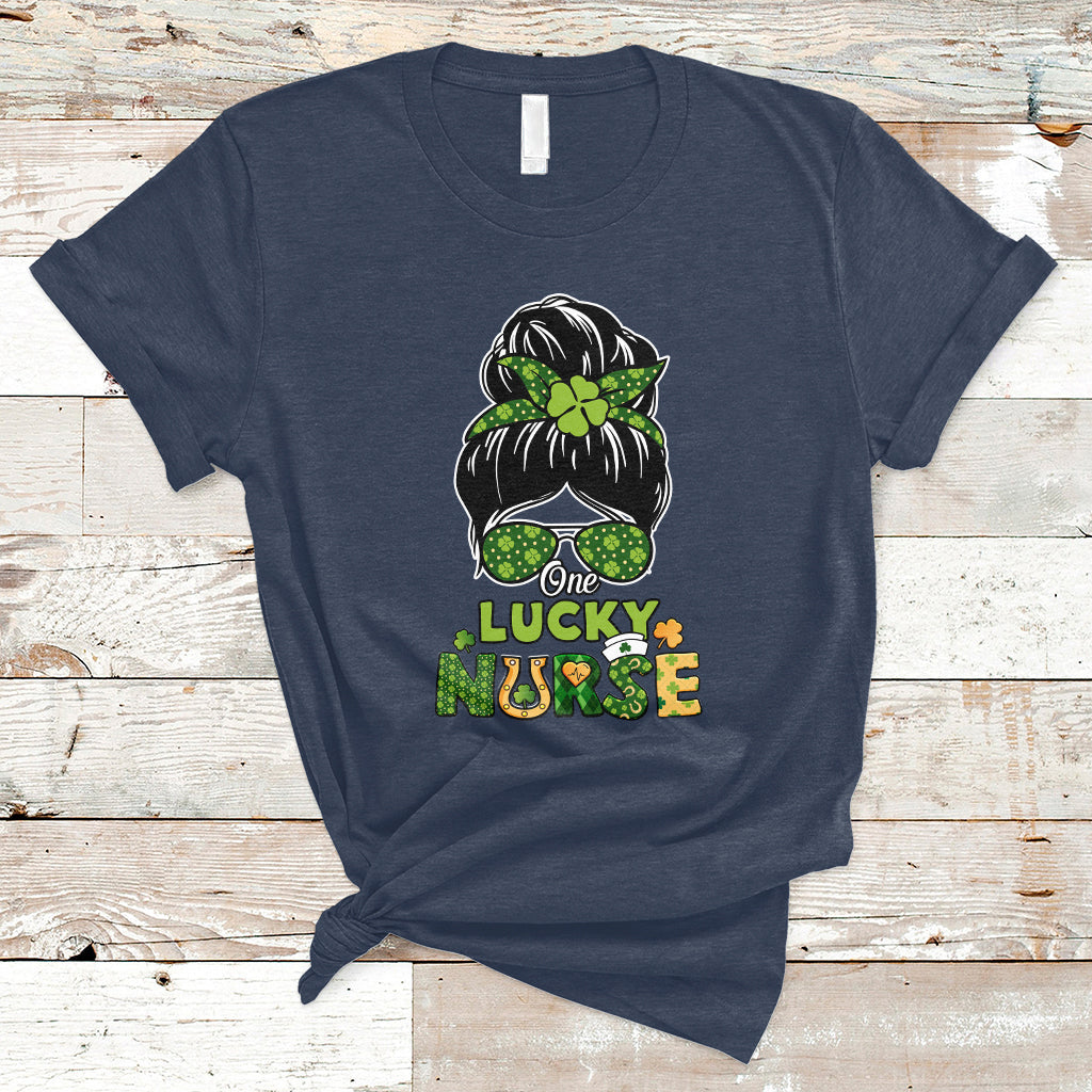 one-lucky-nurse-scrub-life-st-patricks-day-nurses-messy-bun-t-shirt-ts02