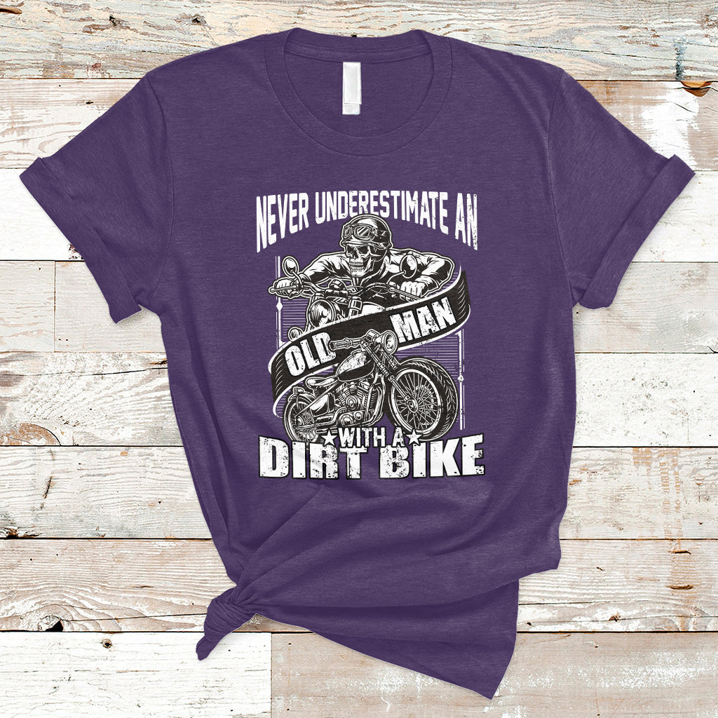 funny-never-underestimate-an-old-man-with-a-dirt-bike-biker-t-shirt-ts02