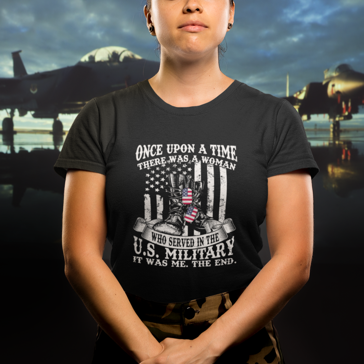 female-veteran-t-shirt-there-was-a-woman-who-served-in-the-military-combat-boots-dog-tags