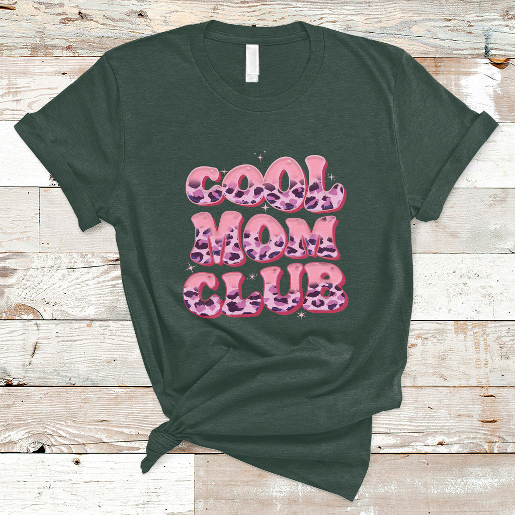 cool-mom-club-leopard-mom-club-mothers-day-im-a-cool-mom-t-shirt-ts02