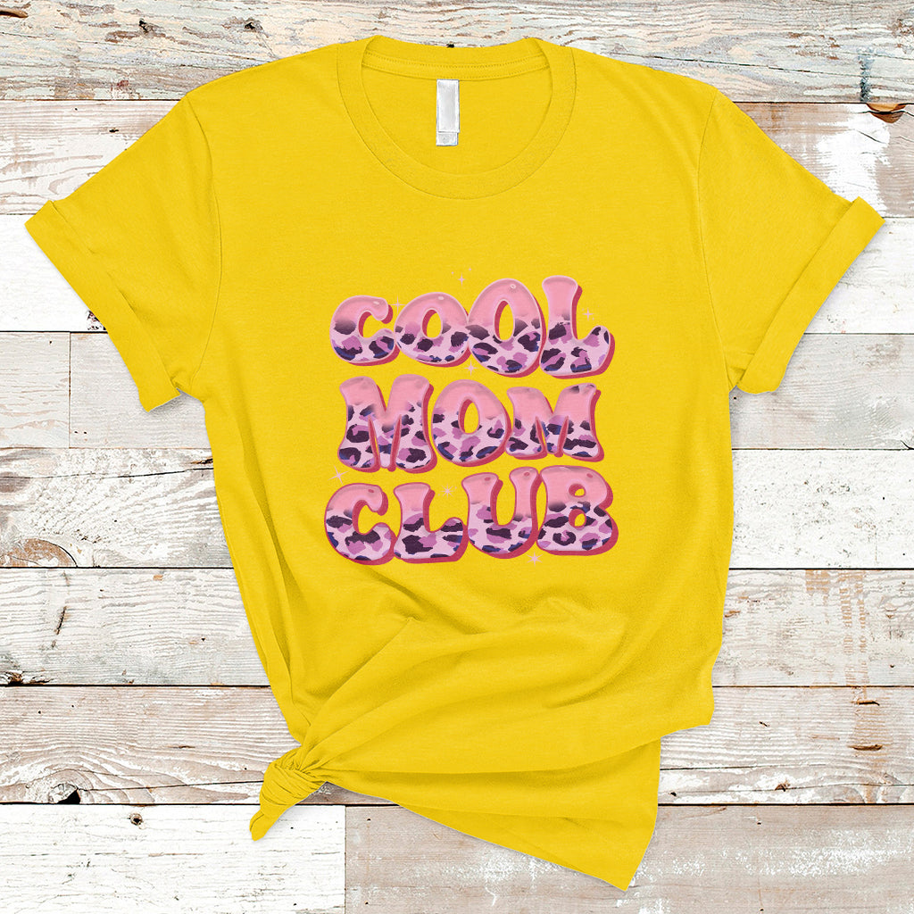 cool-mom-club-leopard-mom-club-mothers-day-im-a-cool-mom-t-shirt-ts02