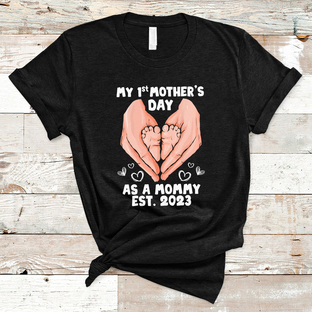 my-first-mothers-day-as-a-mommy-cute-pregnancy-announcement-mothers-hands-babys-feet-t-shirt-ts02