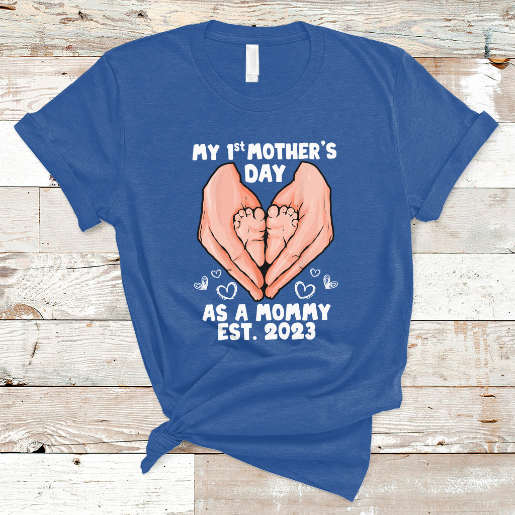 my-first-mothers-day-as-a-mommy-cute-pregnancy-announcement-mothers-hands-babys-feet-t-shirt-ts02