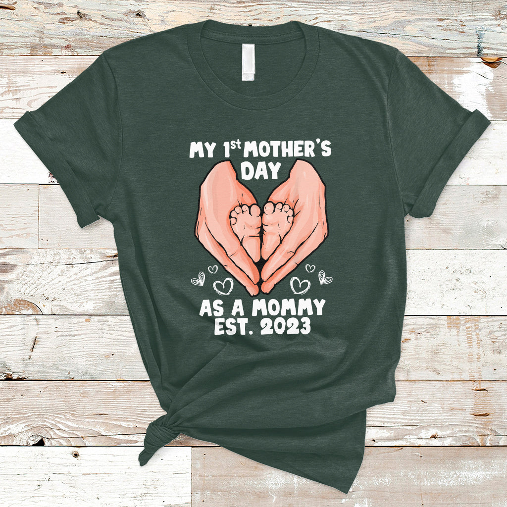my-first-mothers-day-as-a-mommy-cute-pregnancy-announcement-mothers-hands-babys-feet-t-shirt-ts02