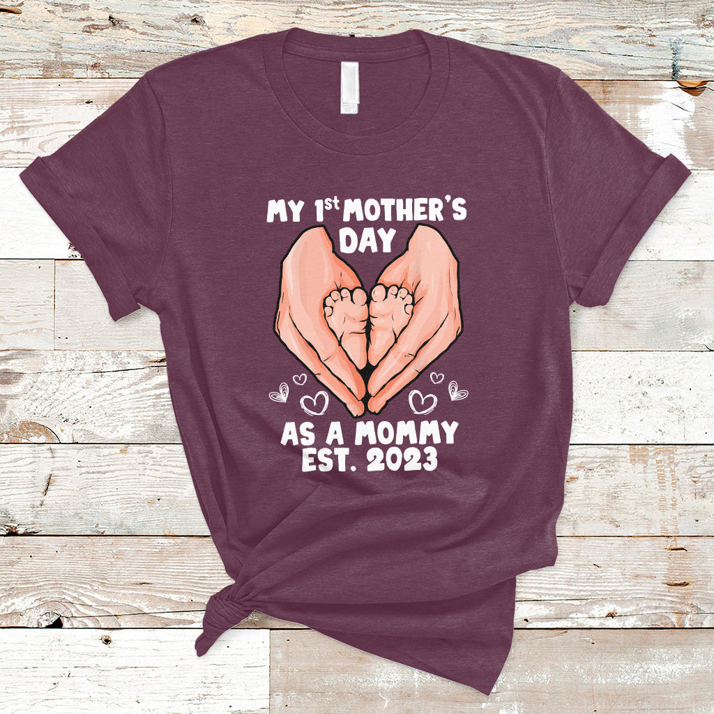 my-first-mothers-day-as-a-mommy-cute-pregnancy-announcement-mothers-hands-babys-feet-t-shirt-ts02