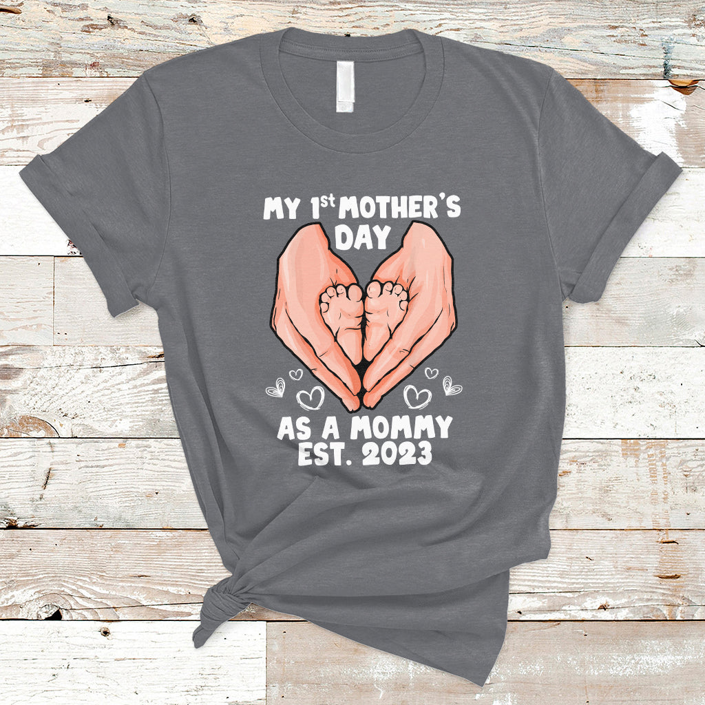 my-first-mothers-day-as-a-mommy-cute-pregnancy-announcement-mothers-hands-babys-feet-t-shirt-ts02