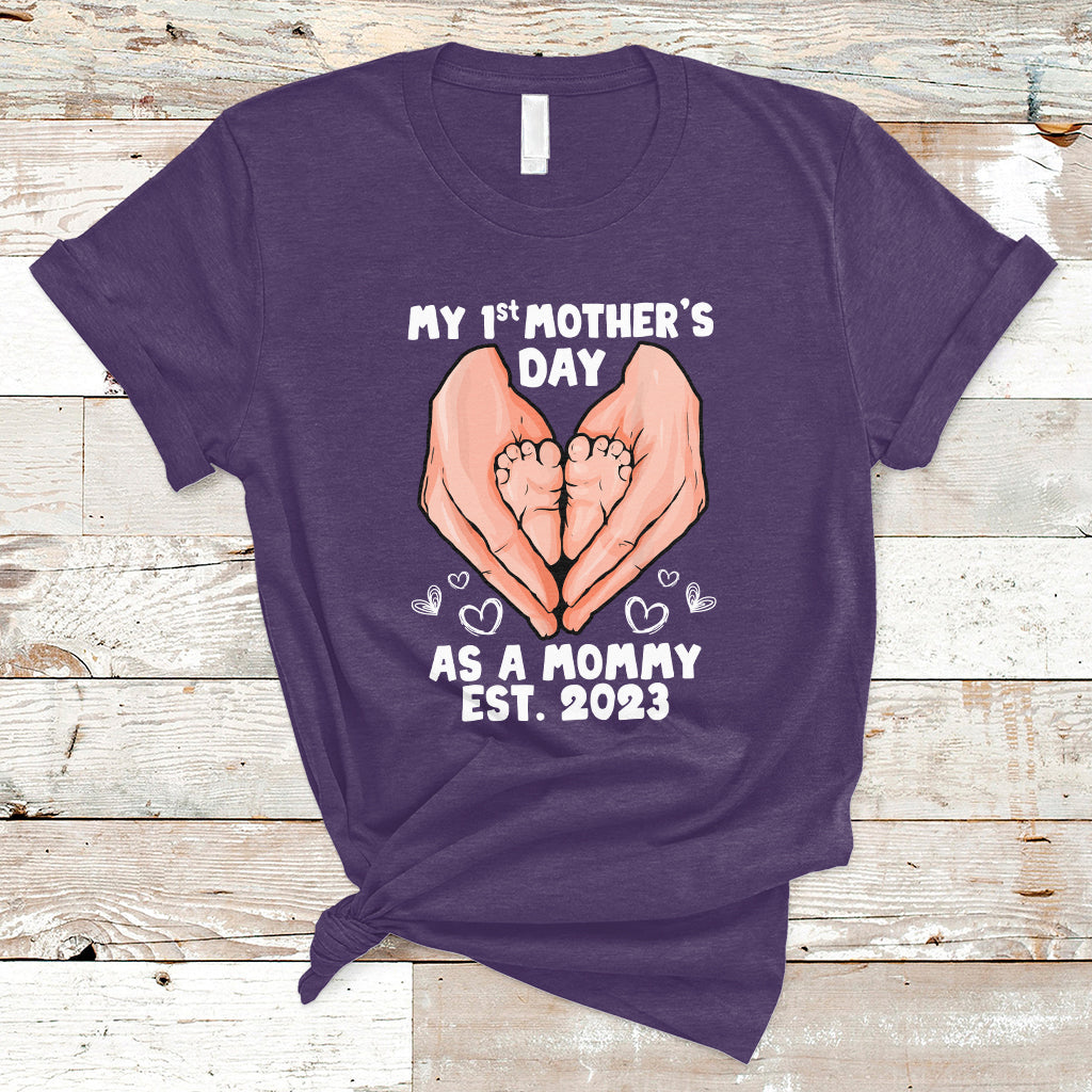 my-first-mothers-day-as-a-mommy-cute-pregnancy-announcement-mothers-hands-babys-feet-t-shirt-ts02
