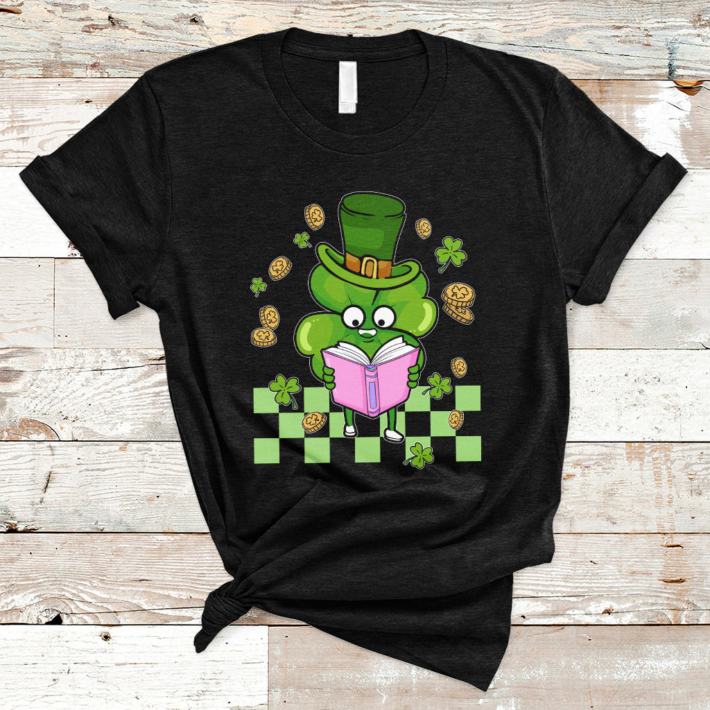 shamrock-reading-books-st-patricks-day-nerd-clover-reader-t-shirt-ts02