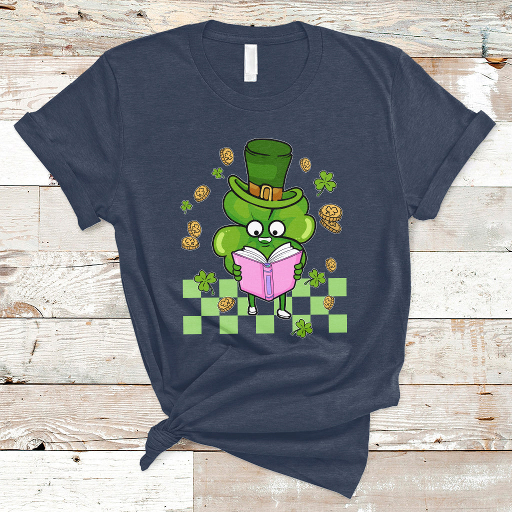 shamrock-reading-books-st-patricks-day-nerd-clover-reader-t-shirt-ts02