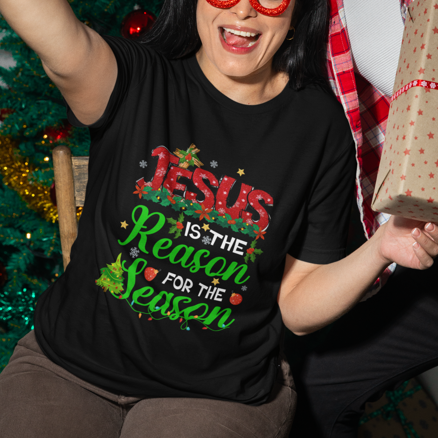 christmas-t-shirt-jesus-is-the-reason-for-the-season
