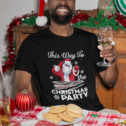 this-way-to-the-christmas-party-cool-santa-dj-t-shirt