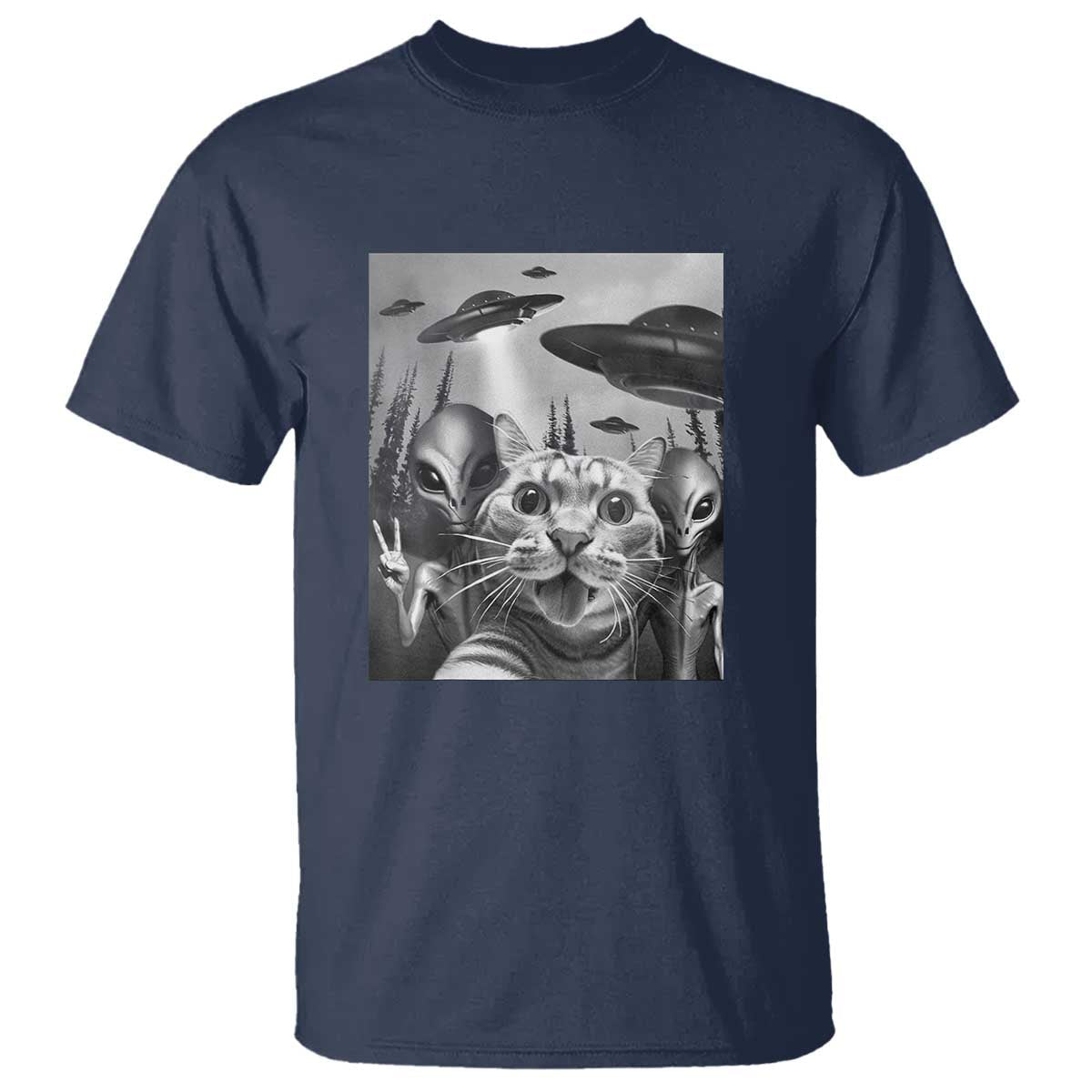 funny-cat-selfie-with-ufos-peace-sign-alien-cat-ufo-invasion-t-shirt