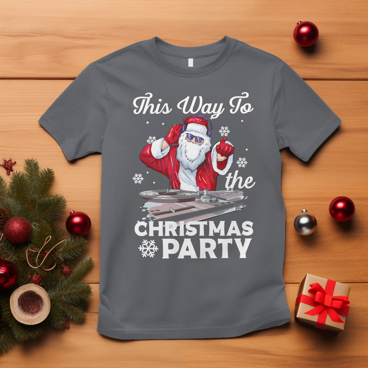 this-way-to-the-christmas-party-cool-santa-dj-t-shirt