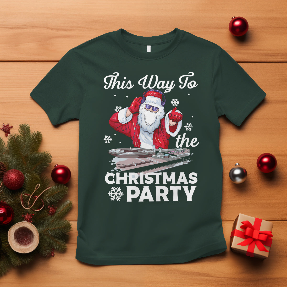 this-way-to-the-christmas-party-cool-santa-dj-t-shirt