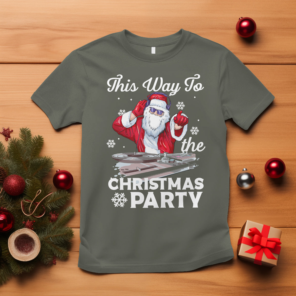 this-way-to-the-christmas-party-cool-santa-dj-t-shirt