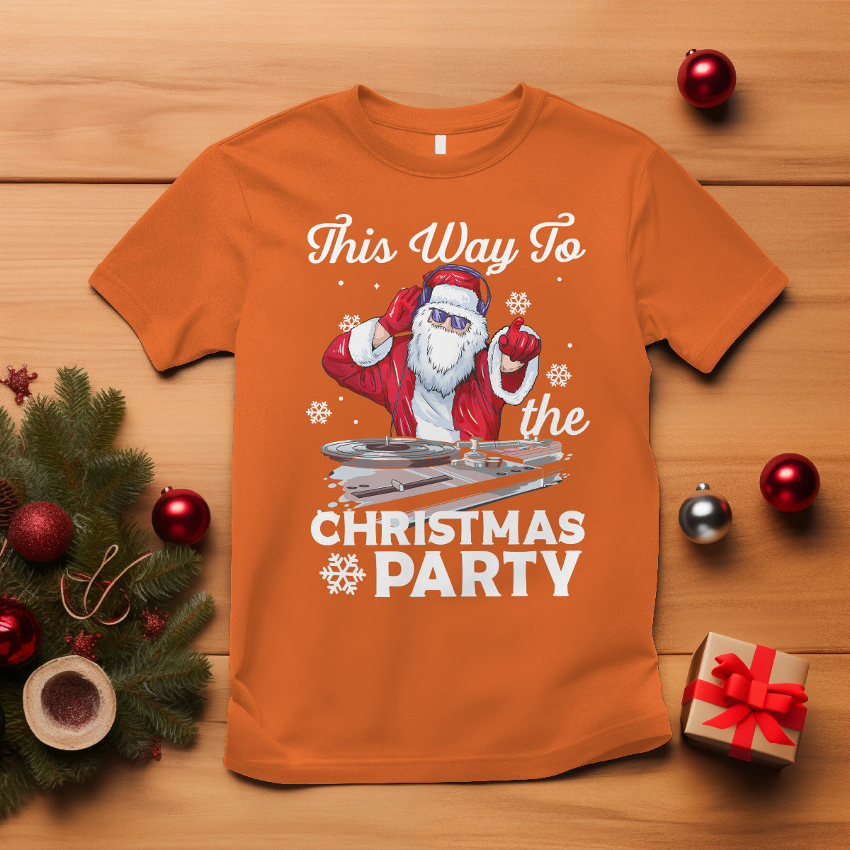 this-way-to-the-christmas-party-cool-santa-dj-t-shirt