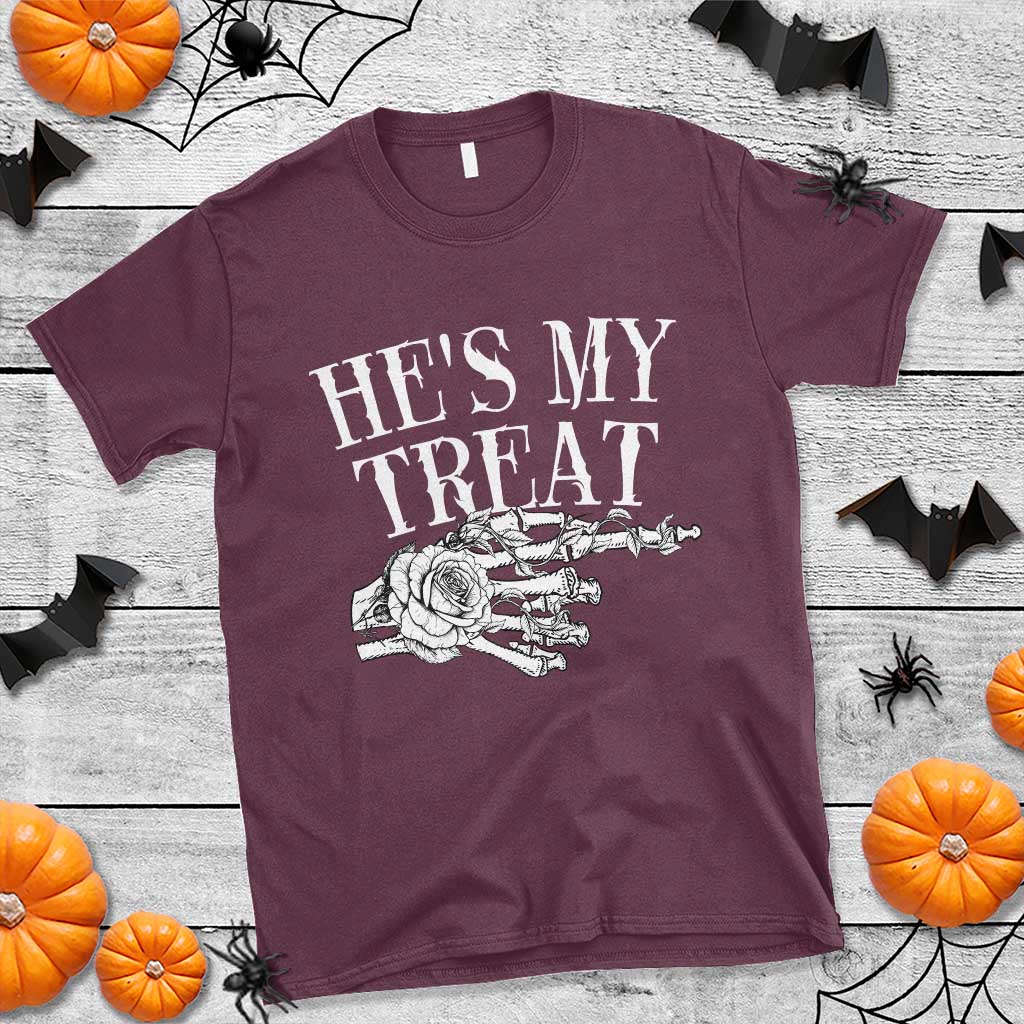 halloween-couple-matching-t-shirt-hes-my-treat-skeleton-hand