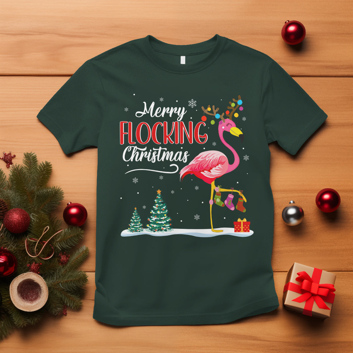 merry-flocking-christmas-pink-flamingo-funny-xmas-socks-t-shirt