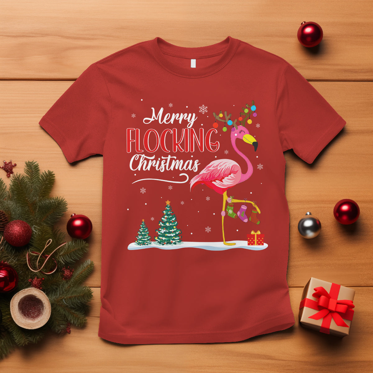 merry-flocking-christmas-pink-flamingo-funny-xmas-socks-t-shirt