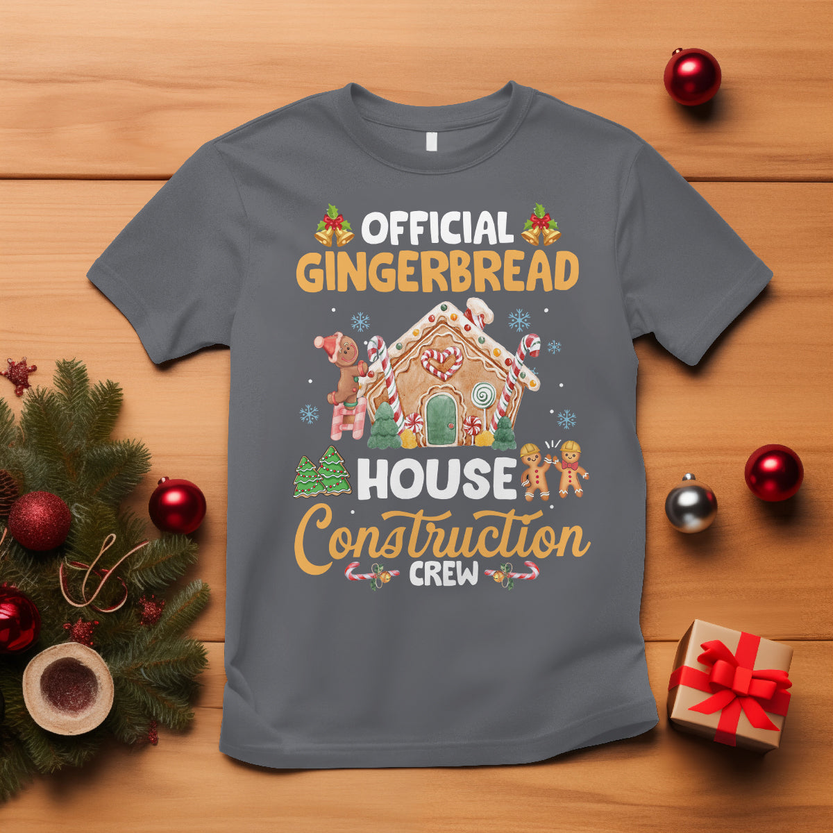 christmas-t-shirt-official-gingerbread-house-construction-crew-decorating