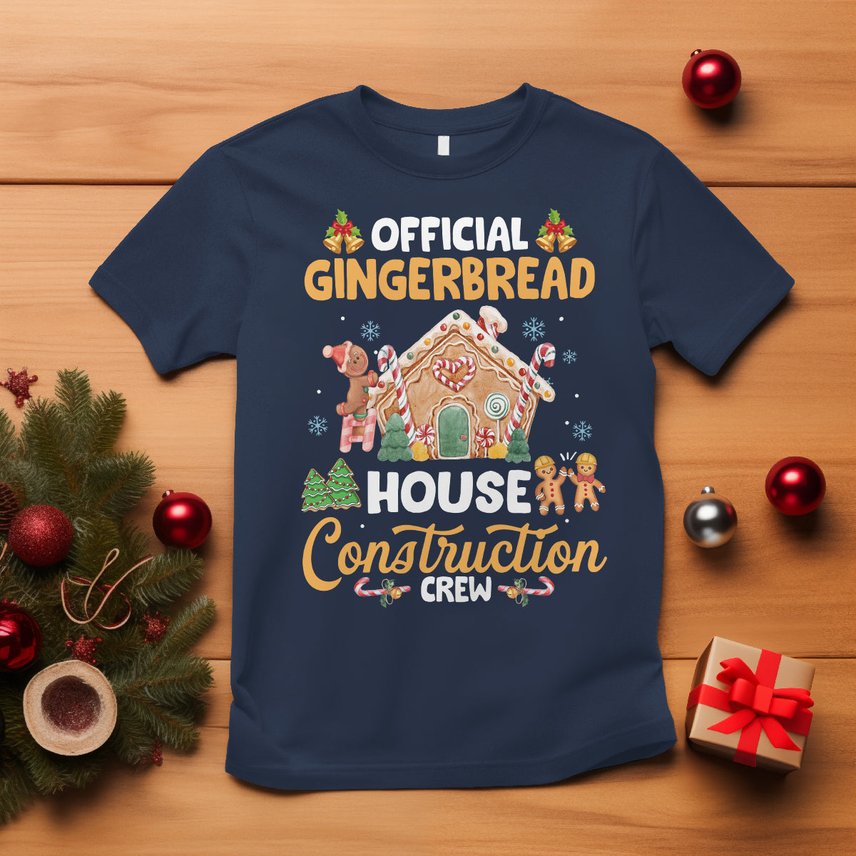 christmas-t-shirt-official-gingerbread-house-construction-crew-decorating