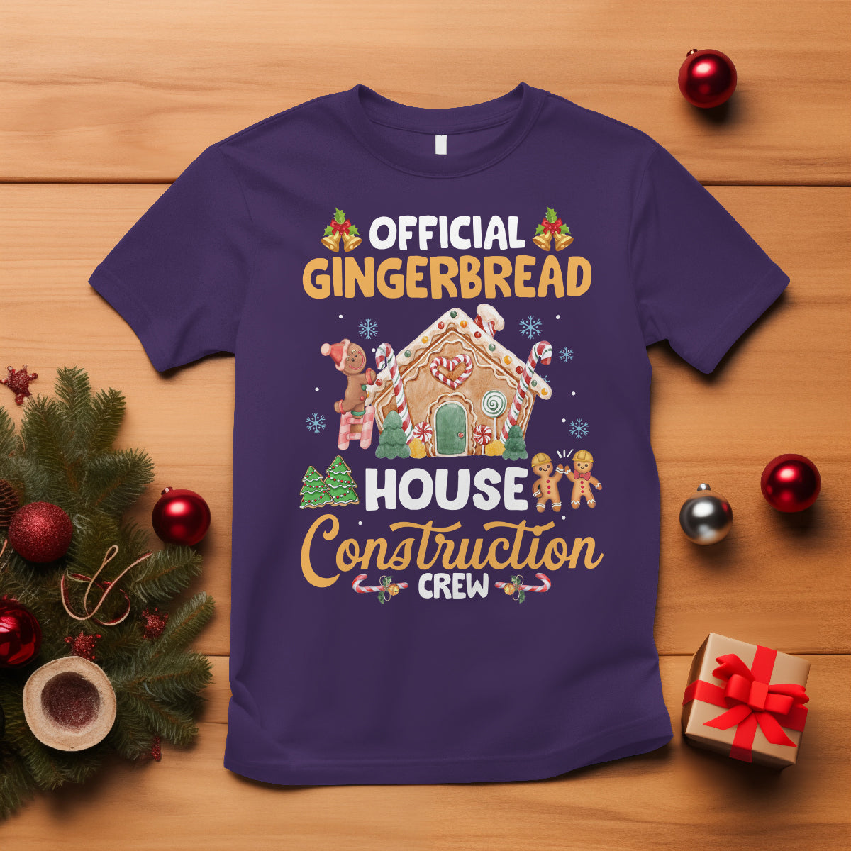 christmas-t-shirt-official-gingerbread-house-construction-crew-decorating
