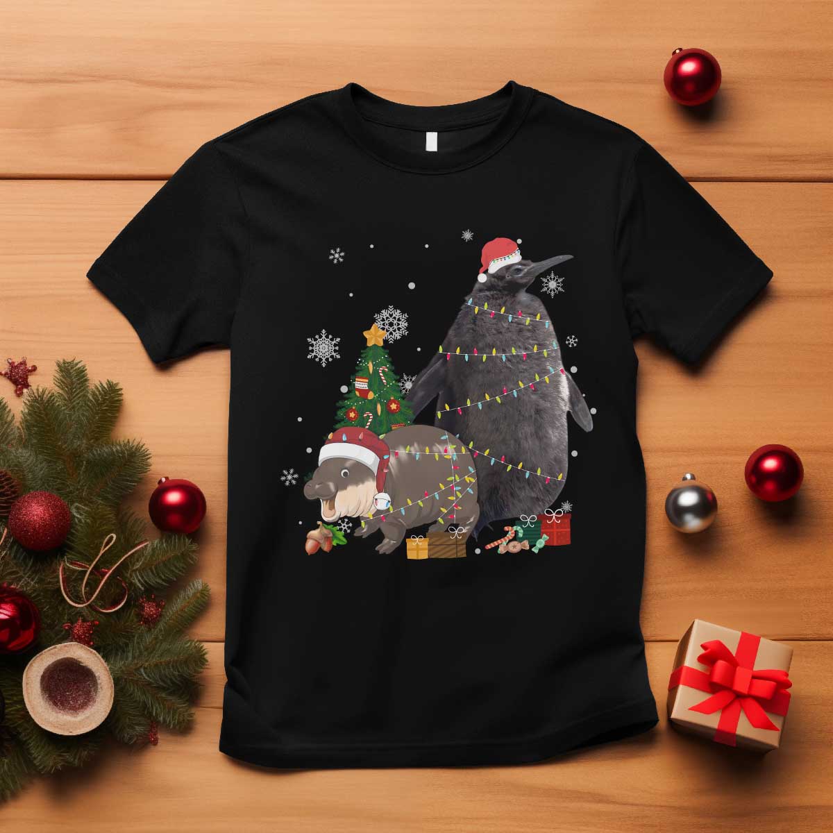 christmas-pesto-and-moo-deng-friendship-t-shirt-king-penguin-baby-hippo-viral-meme