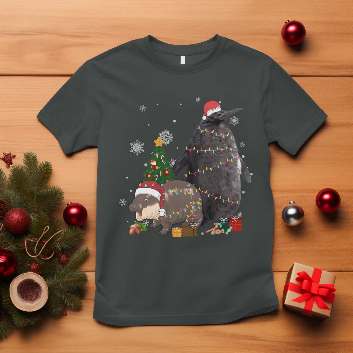 christmas-pesto-and-moo-deng-friendship-t-shirt-king-penguin-baby-hippo-viral-meme
