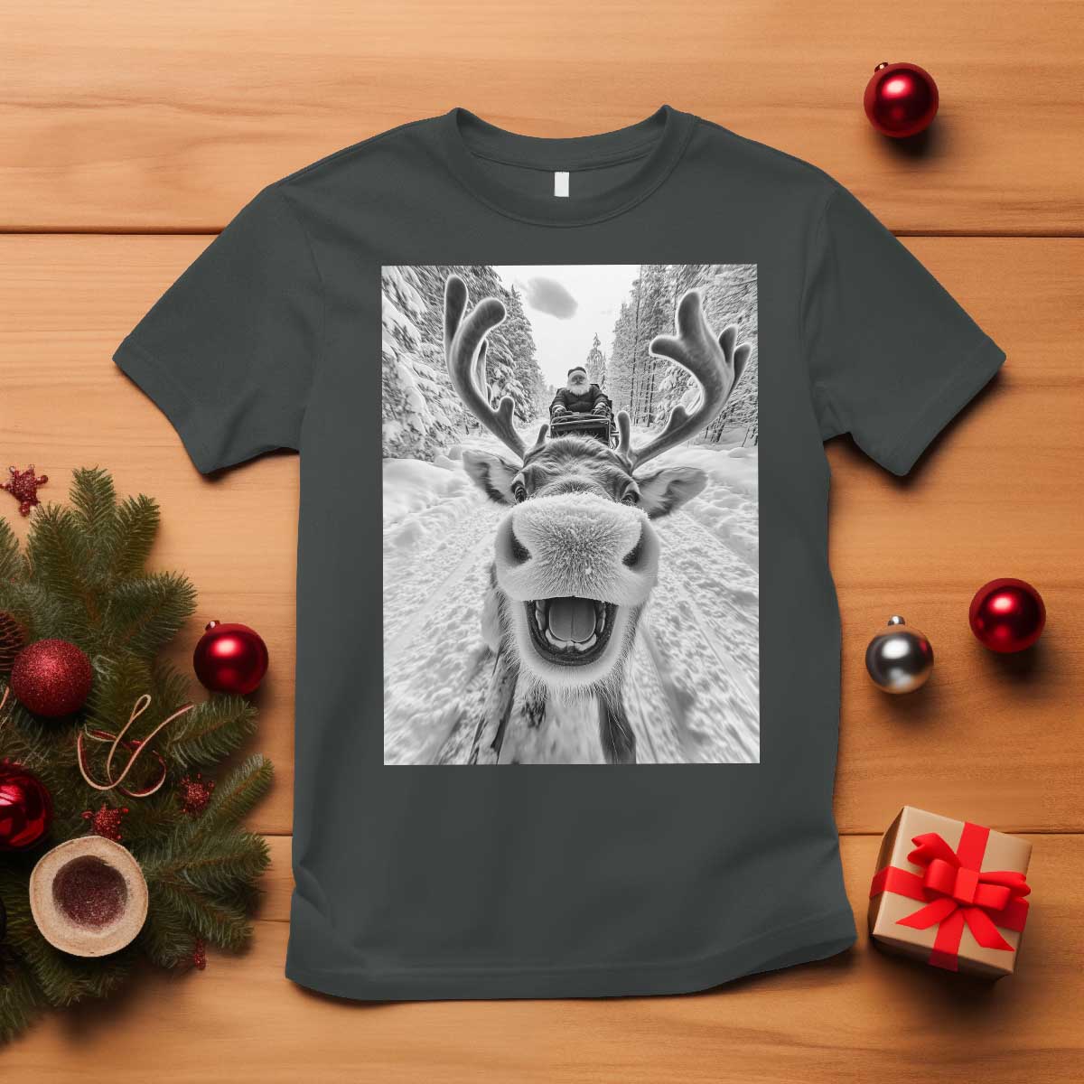 funny-reindeer-selfie-christmas-t-shirt