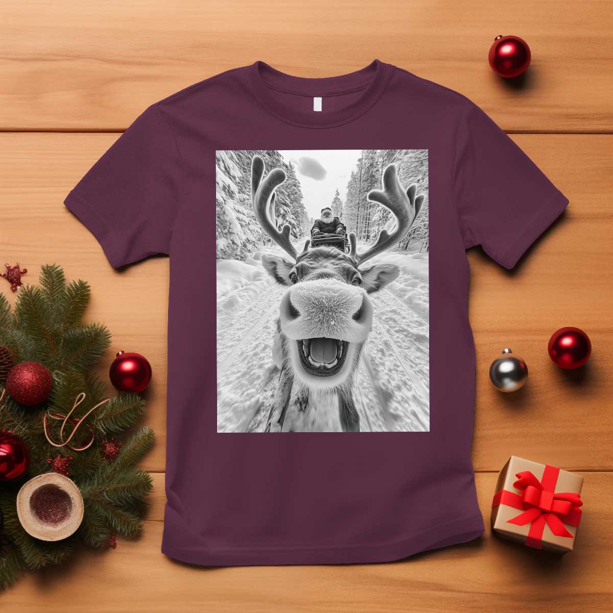 funny-reindeer-selfie-christmas-t-shirt