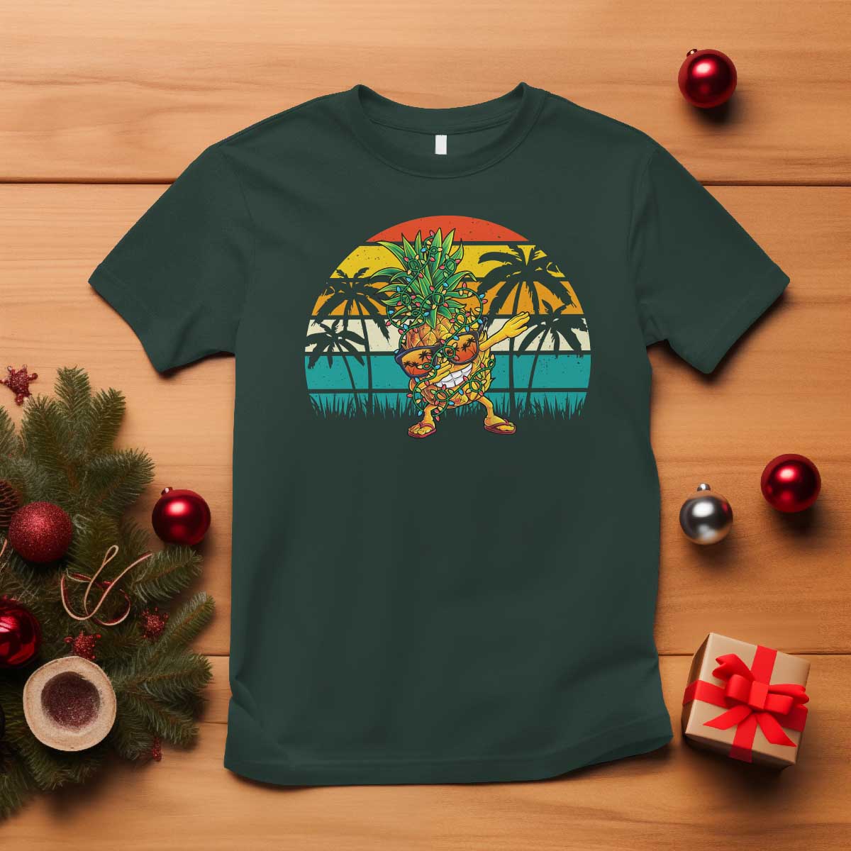dabbing-pineapple-christmas-tree-lights-t-shirt-hawaiian-hawaii-tropical-xmas-men-gifts-sunglasses-on