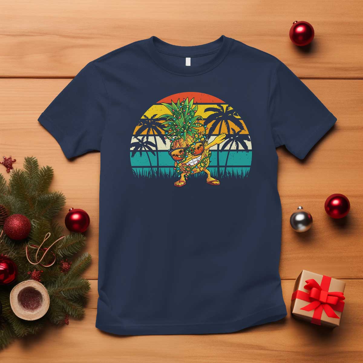 dabbing-pineapple-christmas-tree-lights-t-shirt-hawaiian-hawaii-tropical-xmas-men-gifts-sunglasses-on