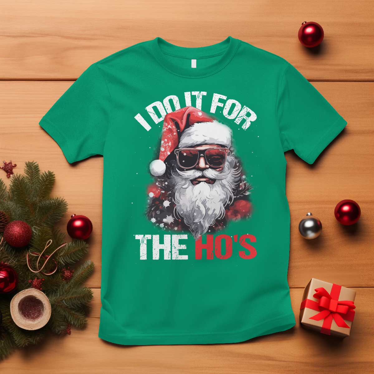 funny-christmas-i-do-it-for-the-hos-t-shirt-cool-santa-face